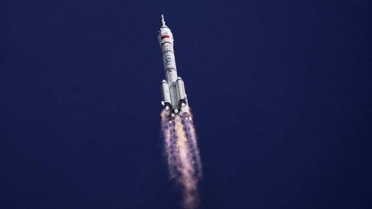 chinese-spacecraft-successfully-returns-after-damage-delays