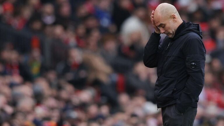 controversial-var-decision-dalot-s-challenge-in-manchester-derby