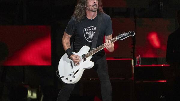 dave-grohl-announces-new-album-during-foo-fighters-aussie-tour