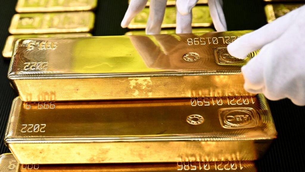 global-gold-demand-hits-record-5-002-tonnes-amid-market-turmoil