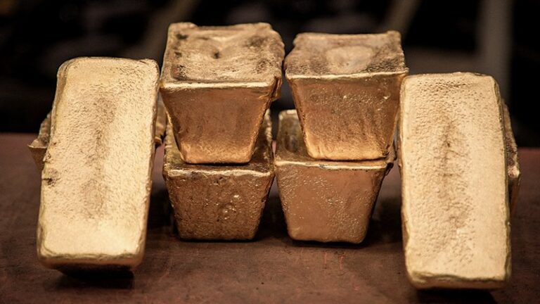 gold-surges-beyond-5-000-as-global-turbulence-fuels-demand