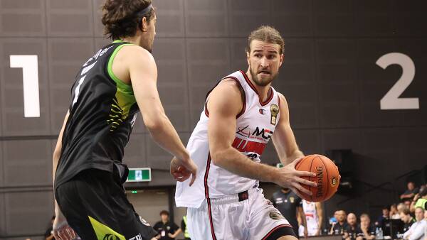 hawks-fall-short-in-overtime-thriller-against-phoenix-124-113