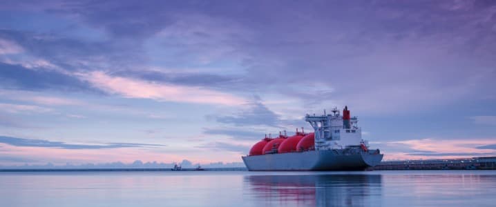 india-holds-off-on-long-term-lng-contracts-amid-supply-surge