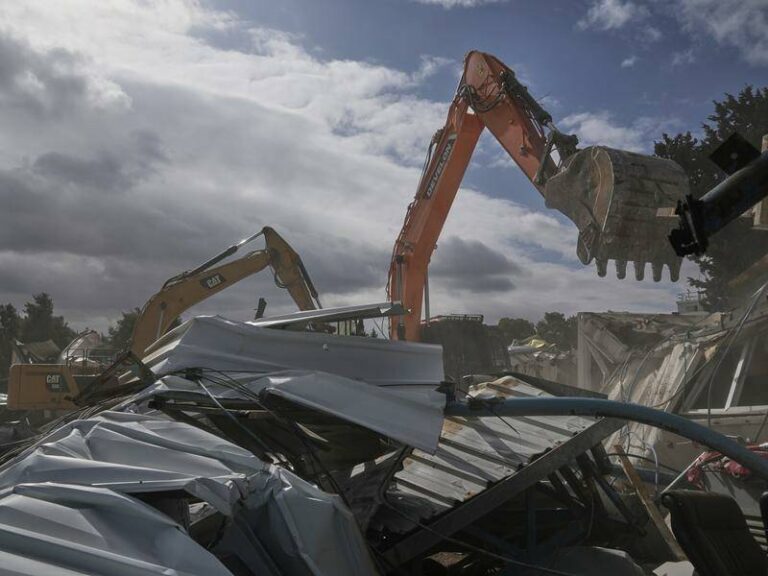 israel-dismantles-unrwa-headquarters-escalating-tensions