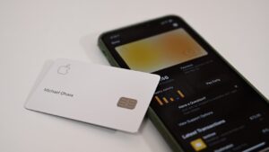 jpmorgan-chase-acquires-apple-card-and-apple-savings-from-goldman-sachs