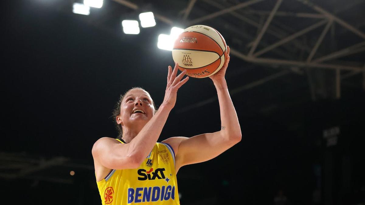 kelsey-griffin-leads-bendigo-spirit-to-victory-over-capitals
