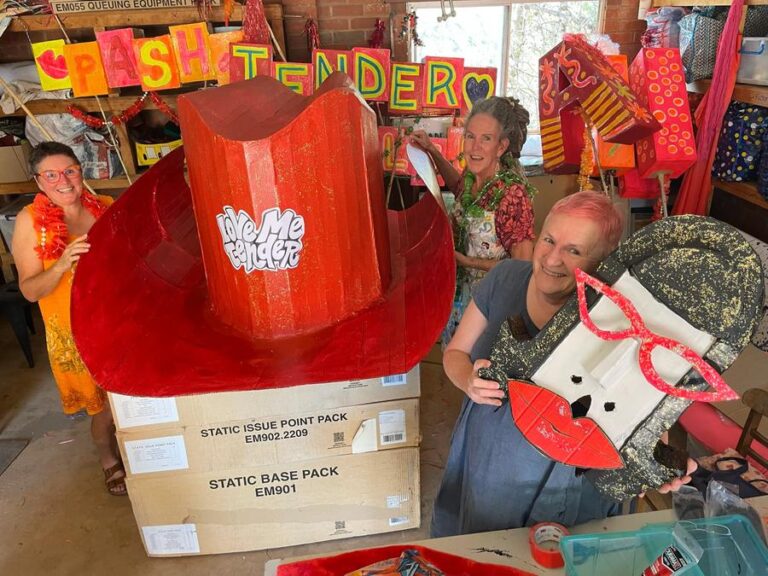 parkes-artists-unveil-creative-float-for-elvis-festival-parade