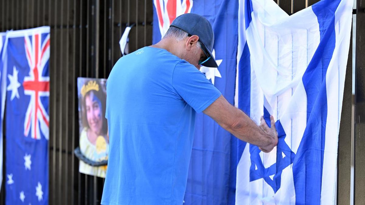 politicians-honor-bondi-victims-as-new-hate-speech-law-looms