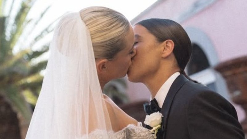 sam-kerr-and-kristie-mewis-celebrate-new-year-s-eve-wedding