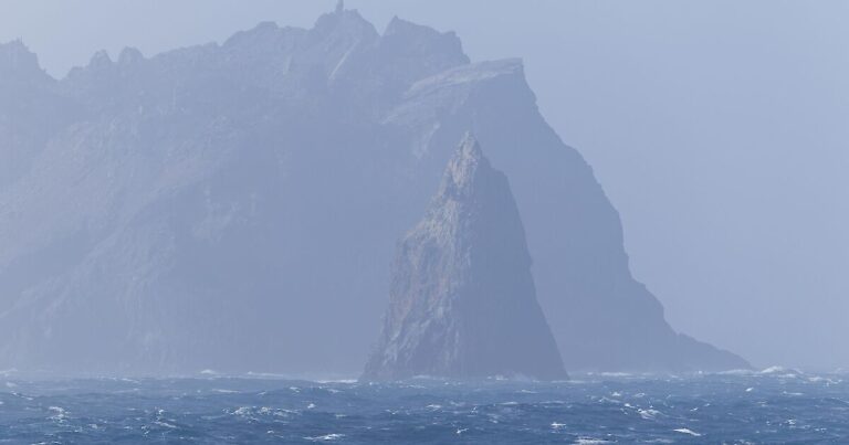 scientists-resume-research-on-heard-island-after-weather-delay
