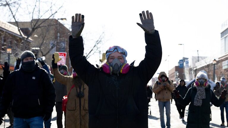 tensions-rise-in-minneapolis-after-federal-agents-kill-protesters