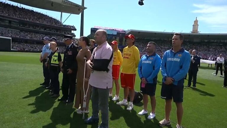 urgent-calls-for-federal-royal-commission-into-bondi-attack-surge