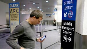 us-border-agents-search-electronic-devices-what-travelers-need-to-know