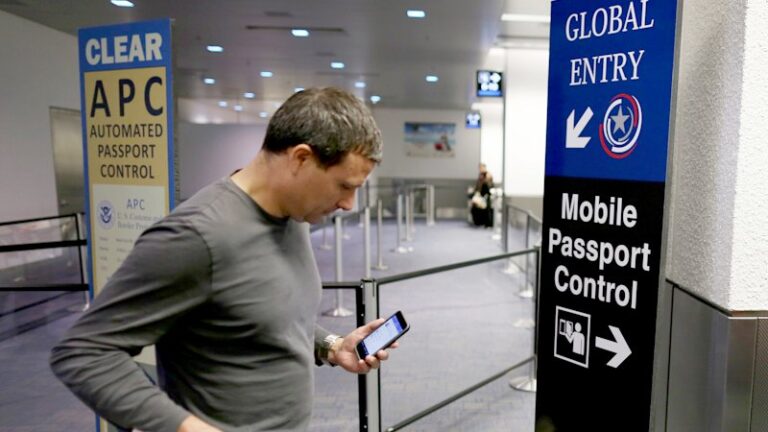 us-border-agents-search-electronic-devices-what-travelers-need-to-know