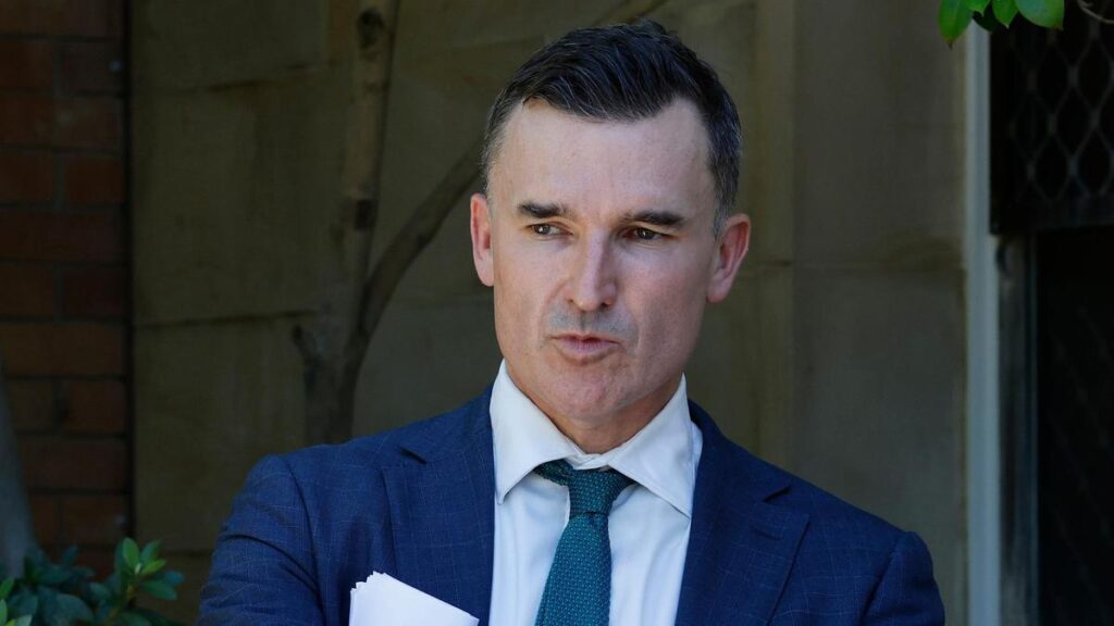 wa-health-minister-cuts-staff-funding-amid-maintenance-crisis