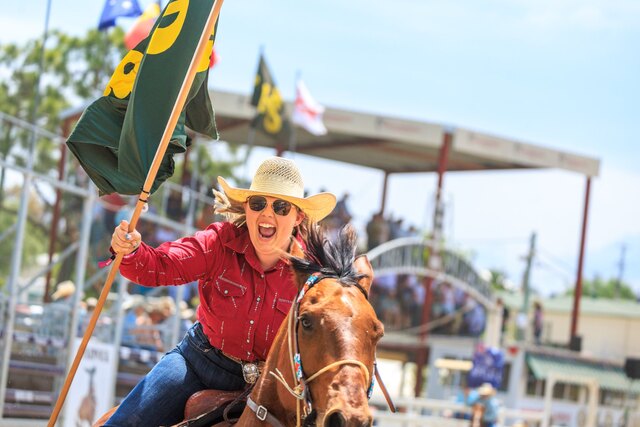 warwick-rodeo-draws-crowds-and-celebrates-community-spirit
