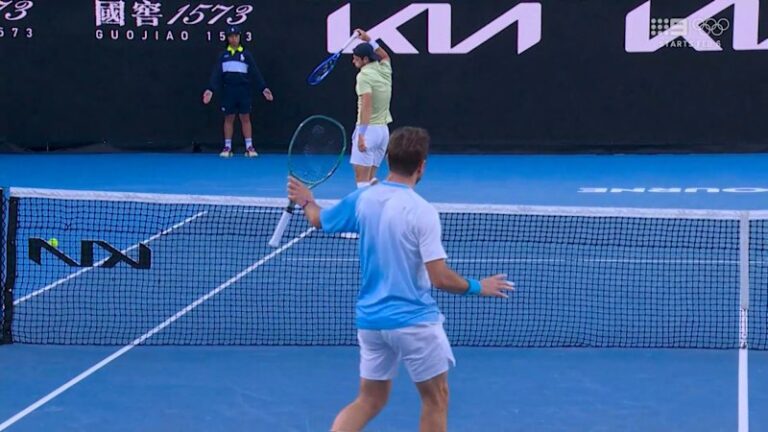 wawrinka-triumphs-as-gea-loses-temper-in-intense-match