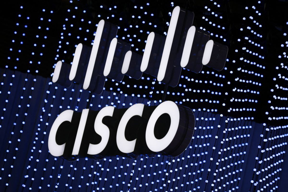cisco-shares-hold-steady-at-64-50-after-record-revenue-surge