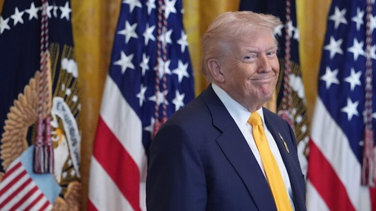 eurozone-seizes-opportunity-amid-dollar-decline-under-trump