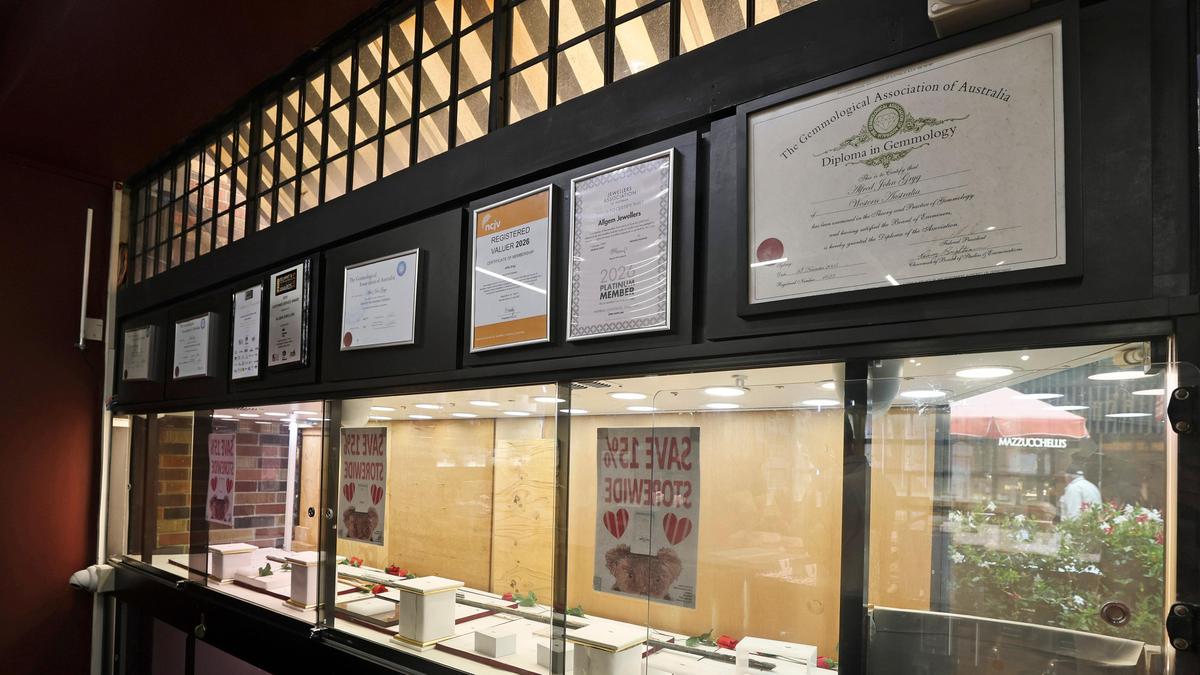 man-arrested-after-overnight-break-in-at-perth-jewellery-store