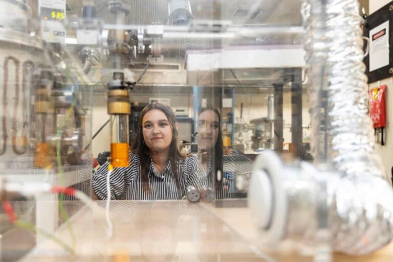 sydney-lab-creates-cosmic-dust-to-unlock-life-s-origins