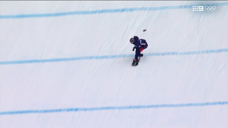 teen-loses-phone-mid-jump-at-women-s-slopestyle-final