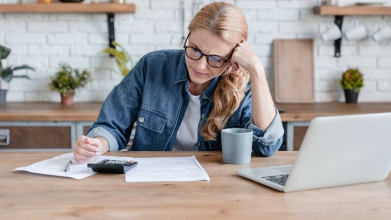 top-aussie-stocks-surge-as-nab-hits-record-high-experts-recommend-alternatives