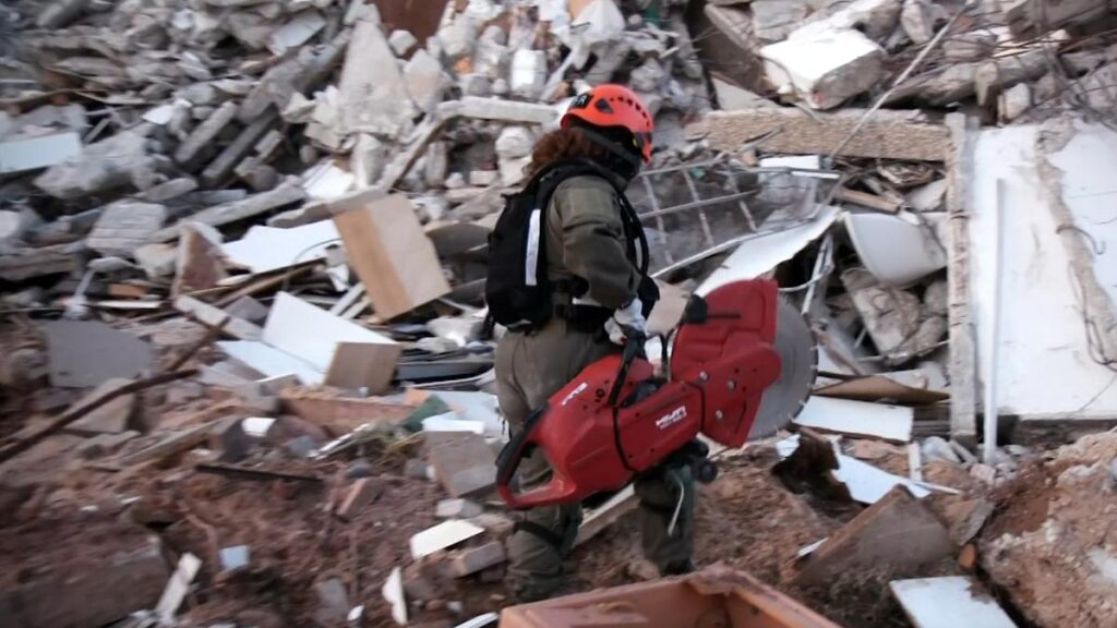 australians-join-ongoing-conflict-as-missile-strikes-intensify