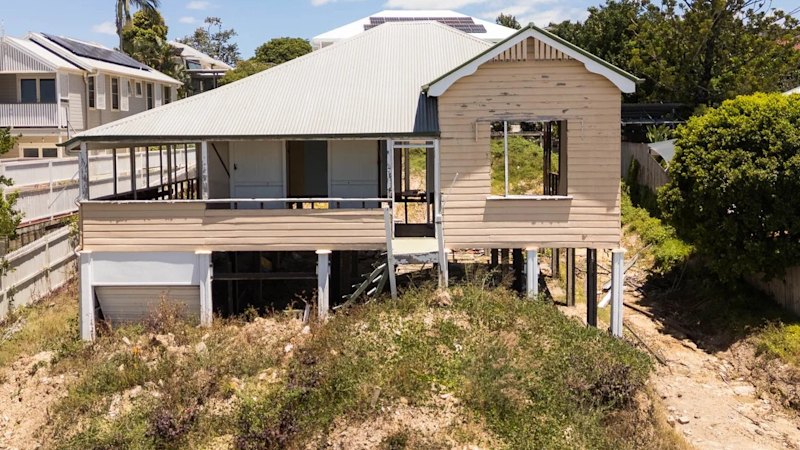 brisbane-house-frame-sells-for-2-3-million-in-shocking-auction