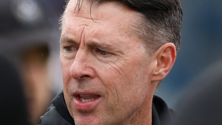 craig-mcrae-dismisses-rumors-focuses-on-collingwood-ahead-of-big-match