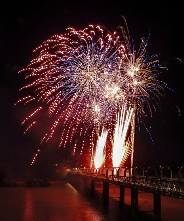 digital-cameras-vs-smartphones-choosing-the-right-photography-tool