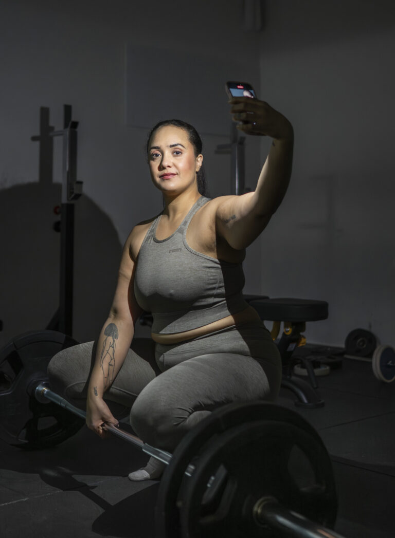 nikki-sva-rdse-n-challenges-body-image-norms-through-instagram