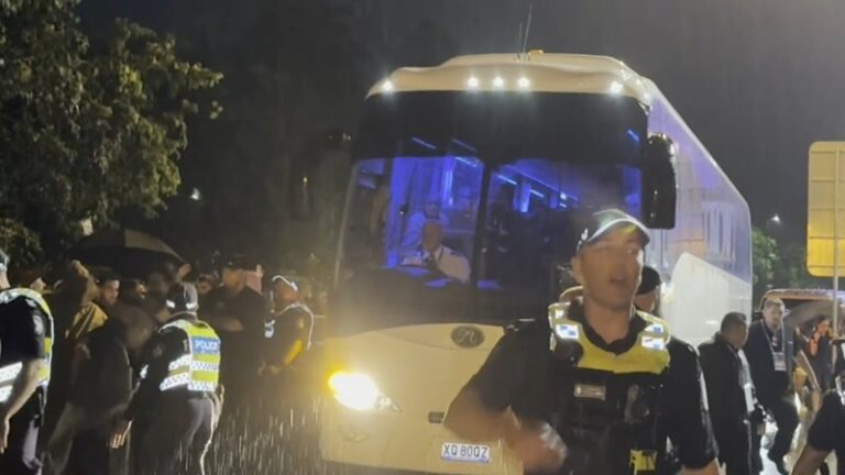 protesters-demand-asylum-for-iranian-women-footballers-in-australia