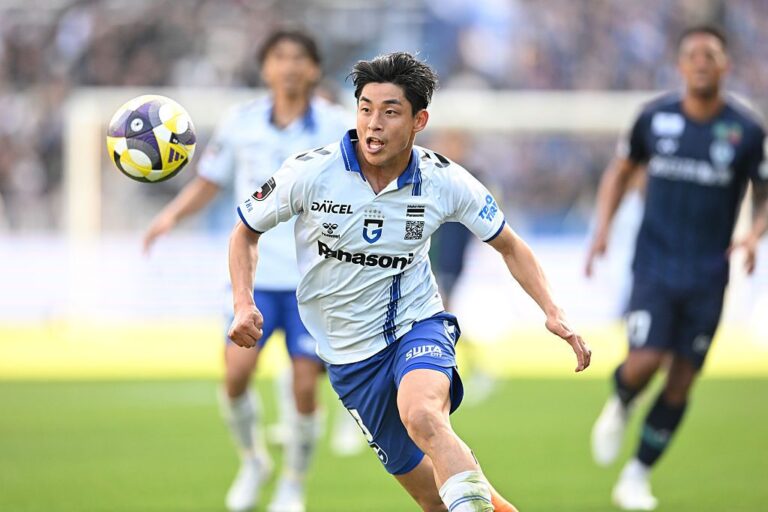 Avispa Fukuoka v Gamba Osaka - J.LEAGUE MEIJI YASUDA J1