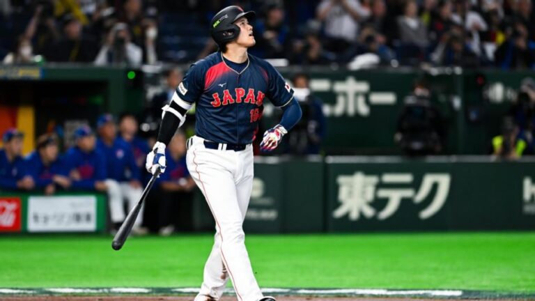 timoth-e-chalamet-and-bad-bunny-celebrate-japan-s-baseball-victory