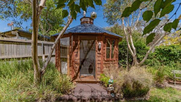 unique-backyard-yurt-hits-market-in-lyneham-drawing-attention